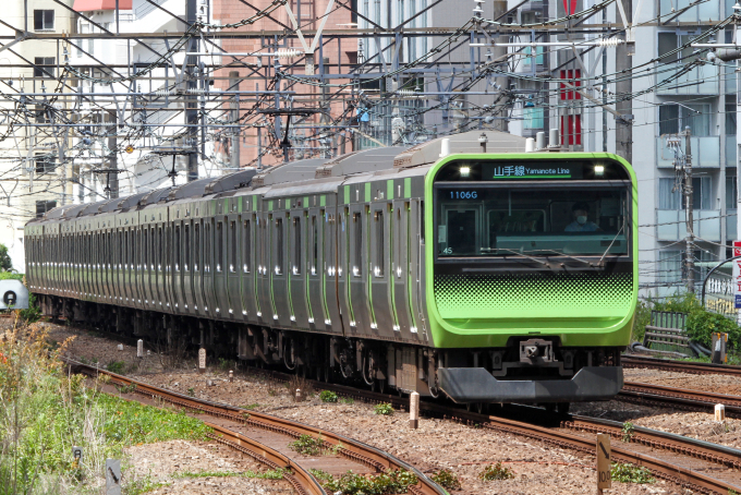 E235系の車両写真