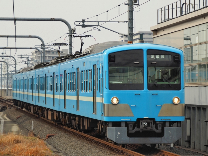 101系・近江鉄道100形「湖風号」カラーの車両写真