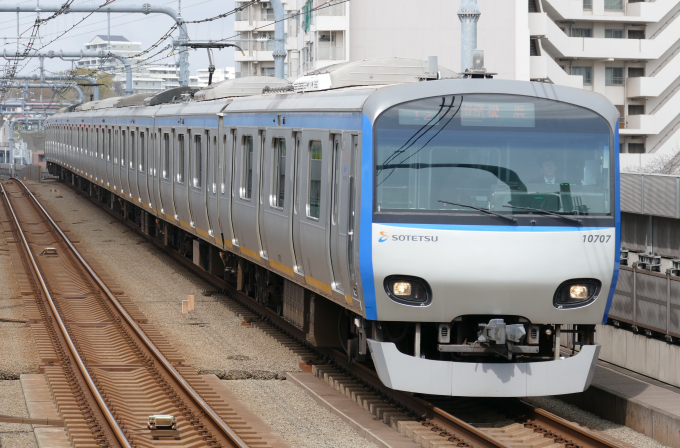 10000系の車両写真