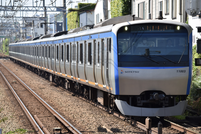 11000系の車両写真