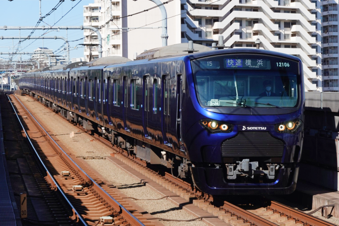 12000系の車両写真