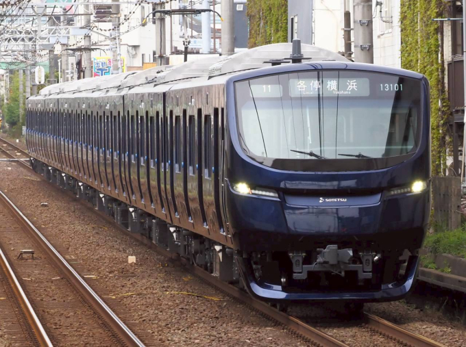 13000系の車両写真