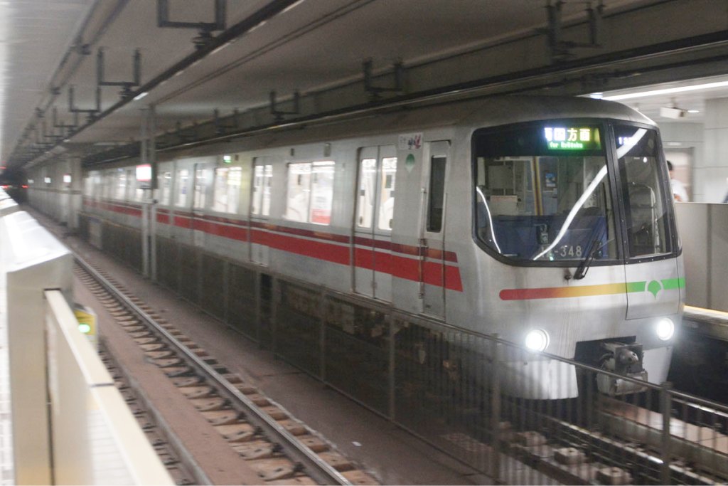12-000形の車両写真