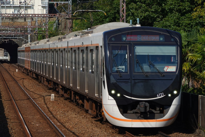 6020系の車両写真